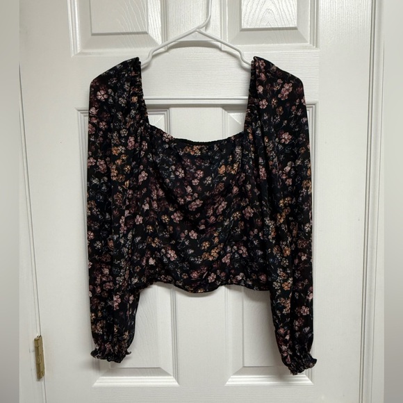 Floral Black Women's Top-small - Picture 1 of 2